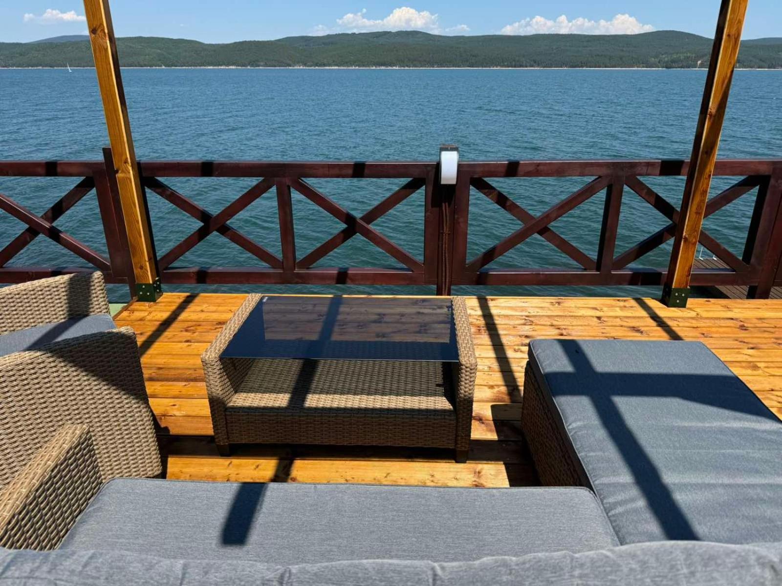 Villa Iskar Lake Residence By Bookvillabg Shtarkelovo Gnezdo Ngoại thất bức ảnh