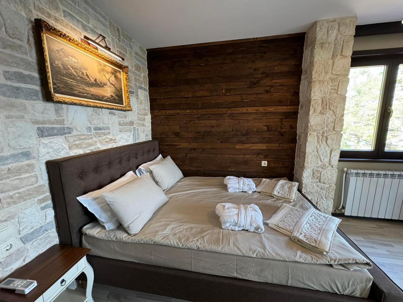 Villa Iskar Lake Residence By Bookvillabg Shtarkelovo Gnezdo Ngoại thất bức ảnh