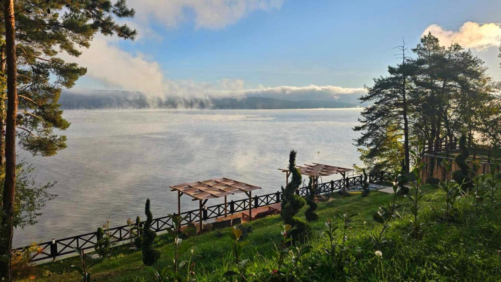Villa Iskar Lake Residence By Bookvillabg Shtarkelovo Gnezdo Ngoại thất bức ảnh