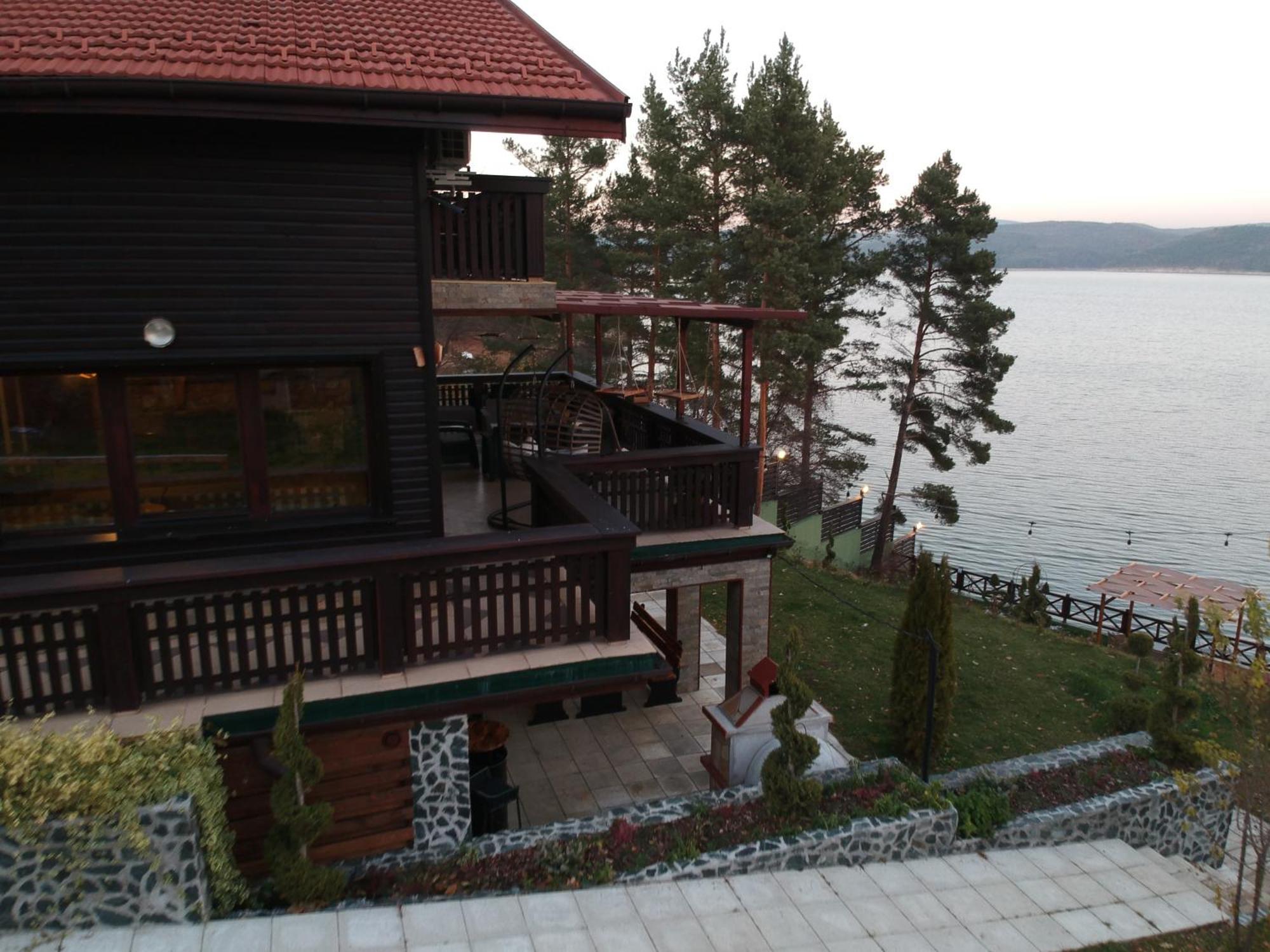 Villa Iskar Lake Residence By Bookvillabg Shtarkelovo Gnezdo Ngoại thất bức ảnh